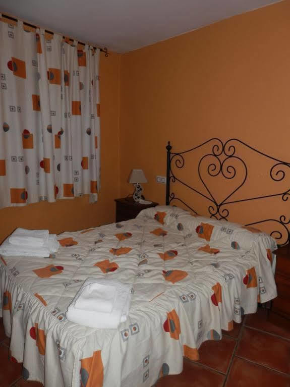 Hostal El Portalico Линарес-де-Мора Экстерьер фото